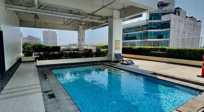 Luxury Style Living. Netflix Ready. Apartment in Quezon City
