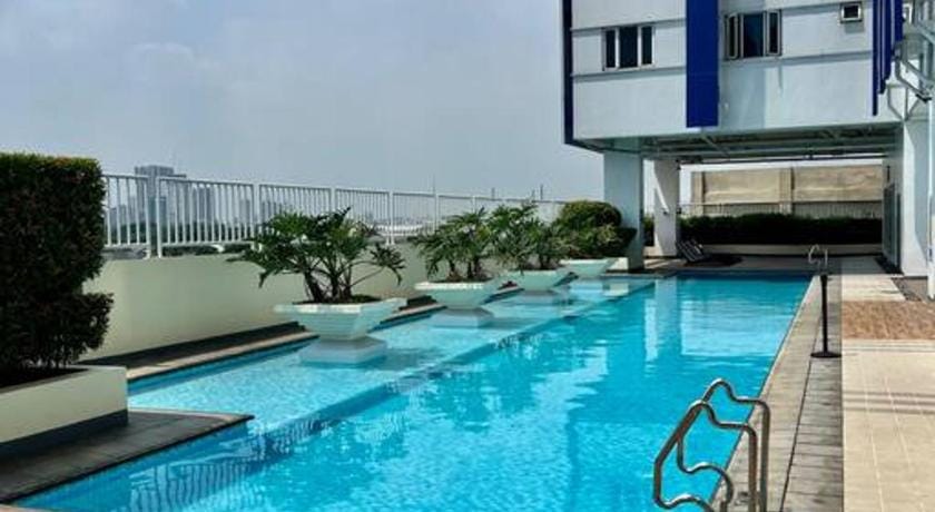 Luxury Style Living. Netflix Ready. Apartment in Quezon City