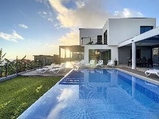 Villa de la Ponte by Atlantic Holiday Apartment in Madeira District