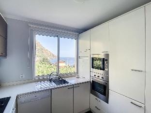 Sunny Side by Atlantic Holiday Apartment in Madeira District