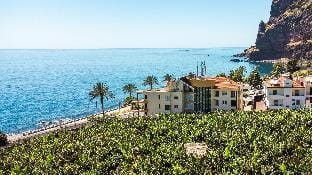 Sunny Side by Atlantic Holiday Apartment in Madeira District