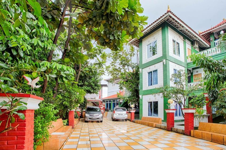 Penginapan Cikuda Indah Hotel in West Java