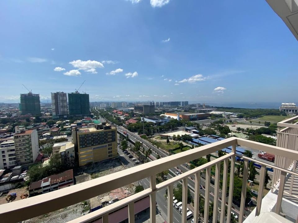 Entire Condo Unit Minimalist 1BR Coast Residences Vacation rental in Pasay