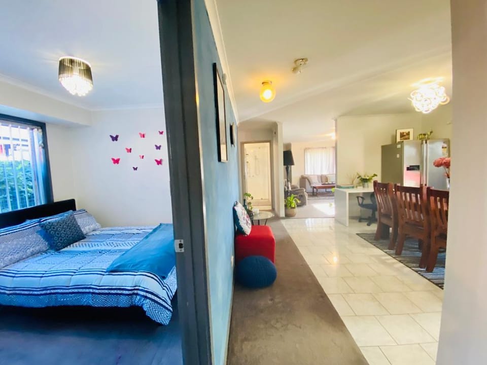 Entire Home In Werribee , Best Possible Location. Vacation rental in Truganina