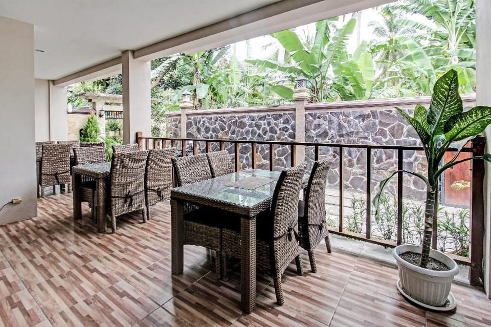 Capital O 91696 Kimara Homestay & Resto Hotel in Batu Layar