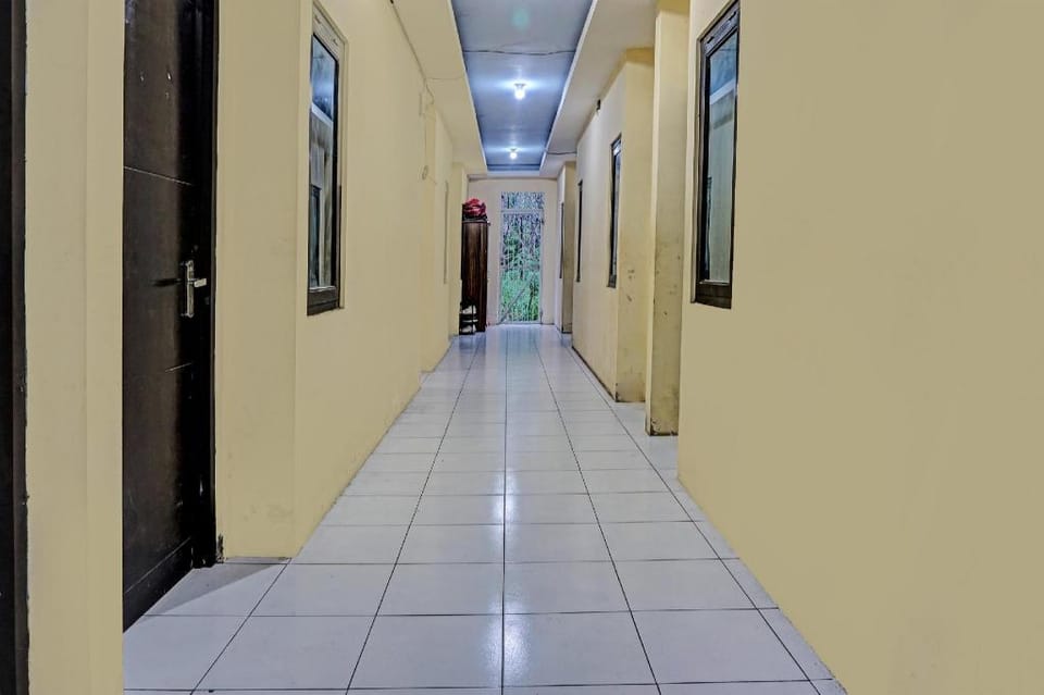 OYO 91683 Wijaya Kusuma Homestay Hotel in East Java
