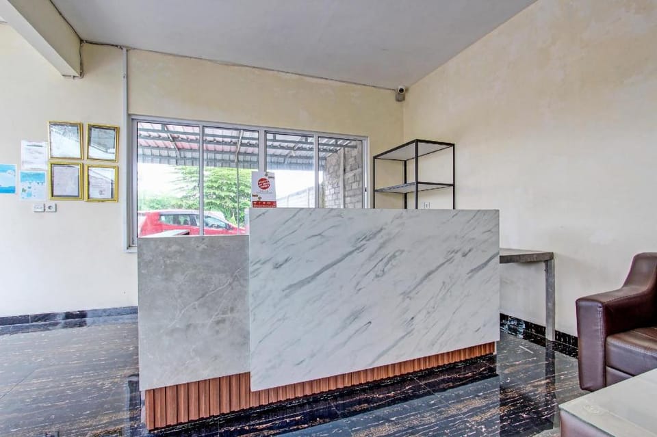 SPOT ON 91709 Aster Hotel Syariah Hotel in East Java