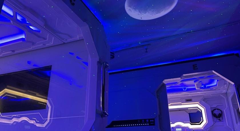 BMAX SPACEPODS Capsule hotel in Lapu-Lapu City