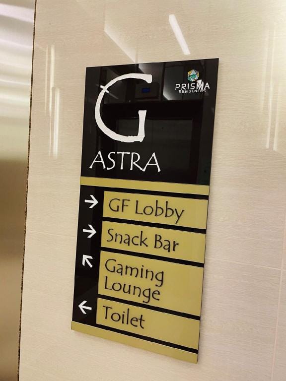 Stylish 1 bedroom condo with pool view and Fast WIFI Apartment in Pasig