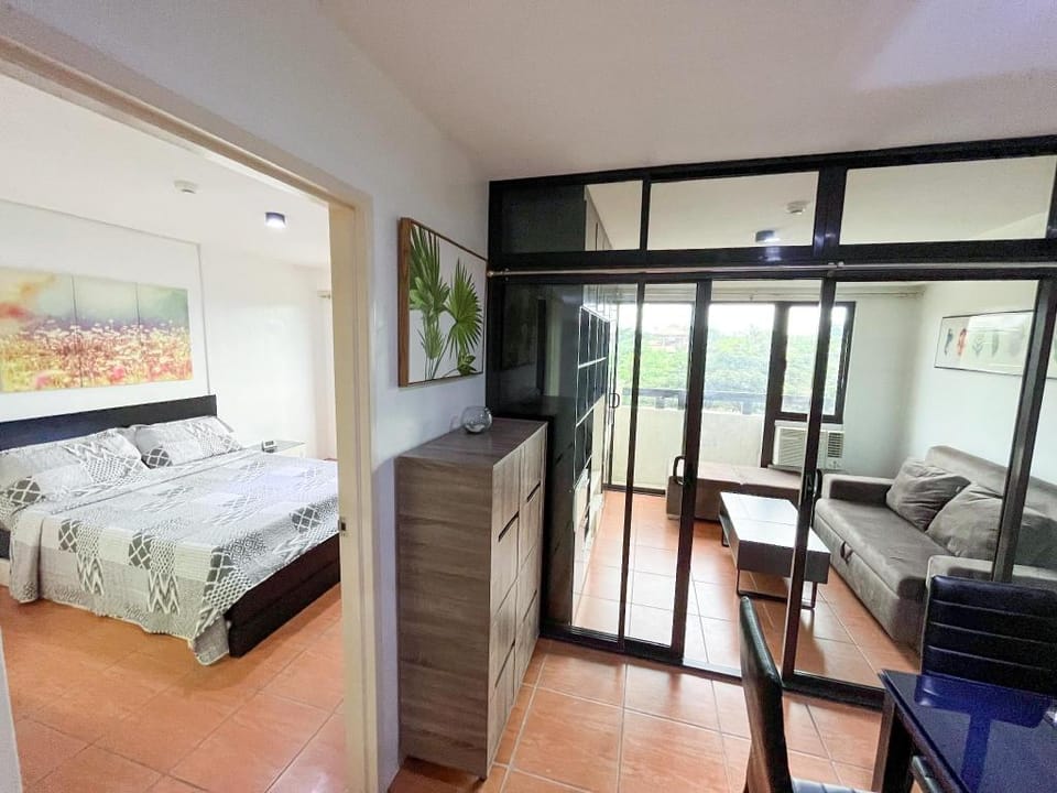 Condo Near SM with Free Parking Pool WIFI and Netflix Apartment in Davao City