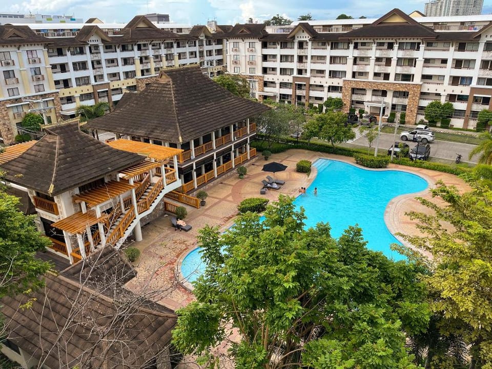 Condo Near SM with Free Parking Pool WIFI and Netflix Apartment in Davao City