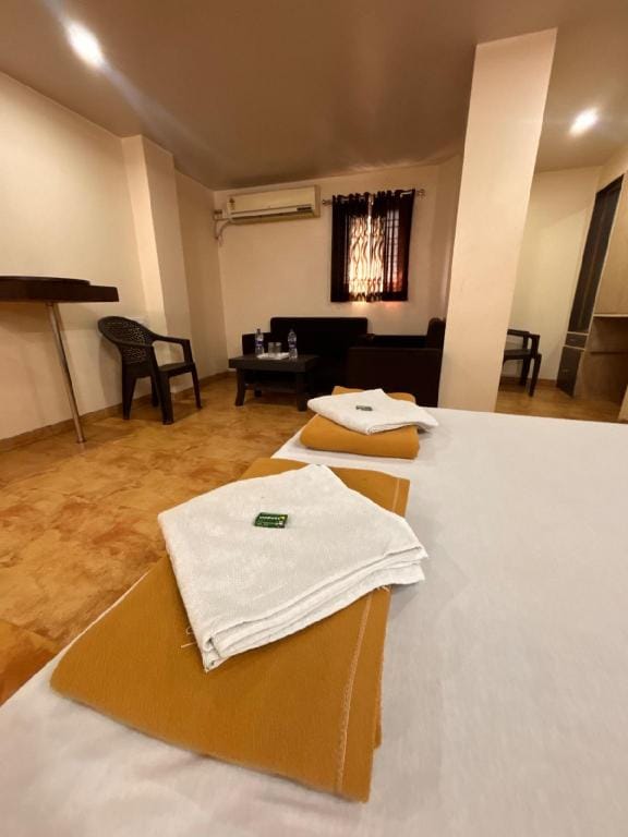 Sai Anand Guest House Hotel in Maharashtra