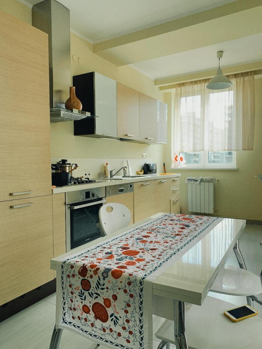 Safe ＆ comfortable share-room with 24security Apartment in Tbilisi, Georgia