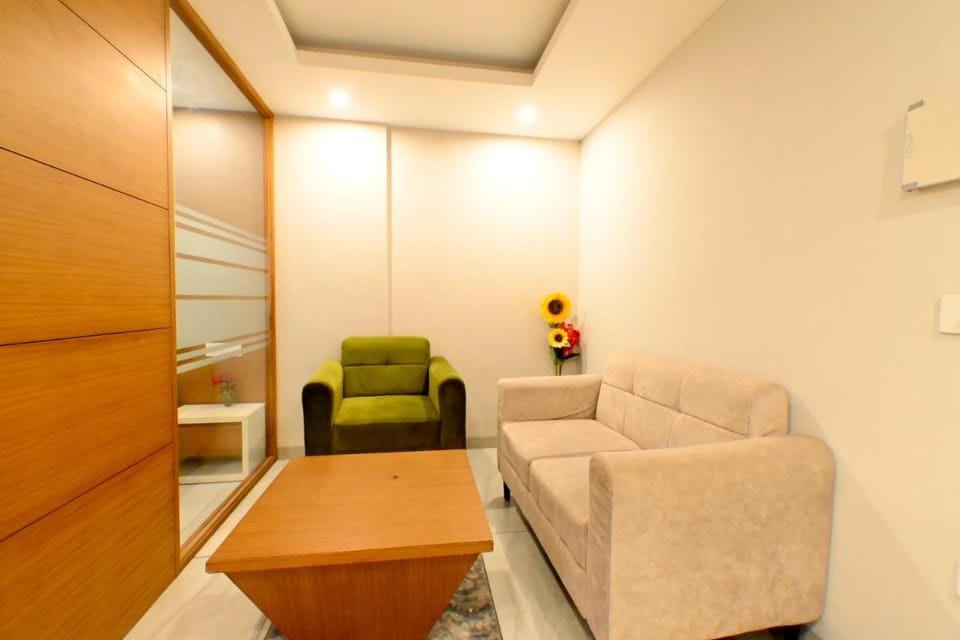 Luxury Studio Apartment by StayinSolan Apartment in Himachal Pradesh