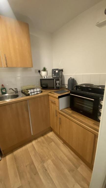 Hayy Studios Comfortable Stays in Deighton Apartment in Huddersfield
