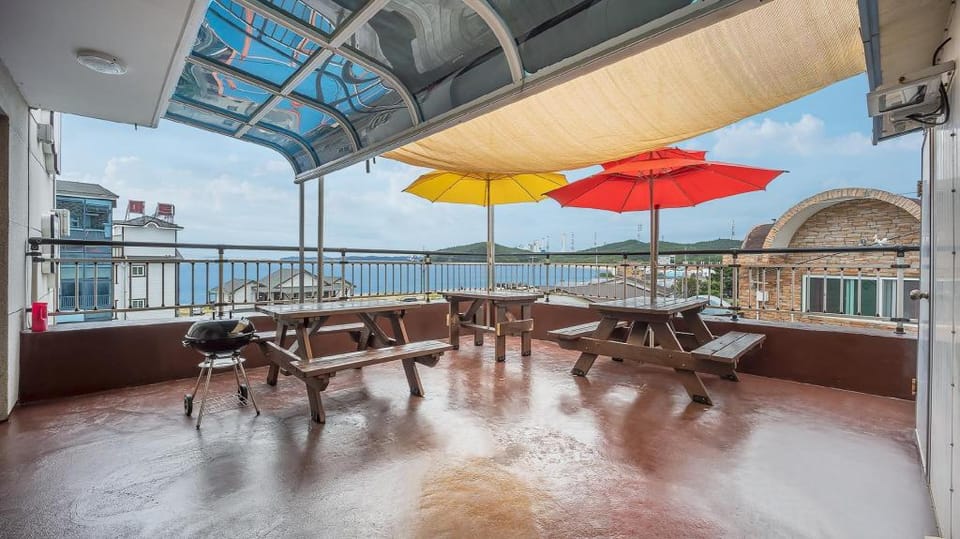 taean happyzonepension Bed and Breakfast in South Korea