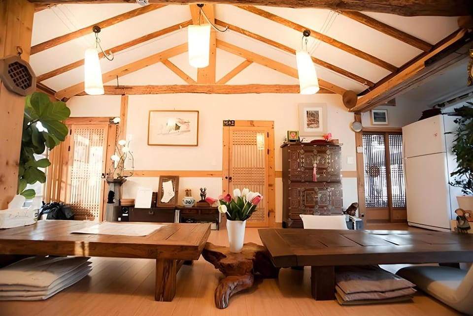 Jeonju Hanok Moryeon Dockchae Pension Bed and Breakfast in South Korea