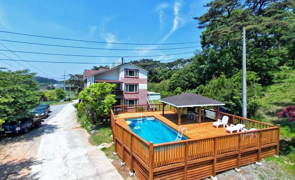 Ahnmyeondo green house Bed and Breakfast in South Korea