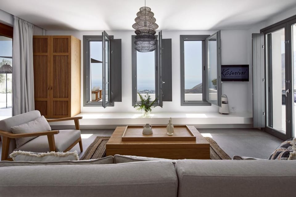 Kamini White I Villa Apartment in Santorini