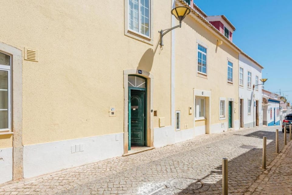 Casa Omlandia with Pool - Lagos Old Town Apartment in Lagos