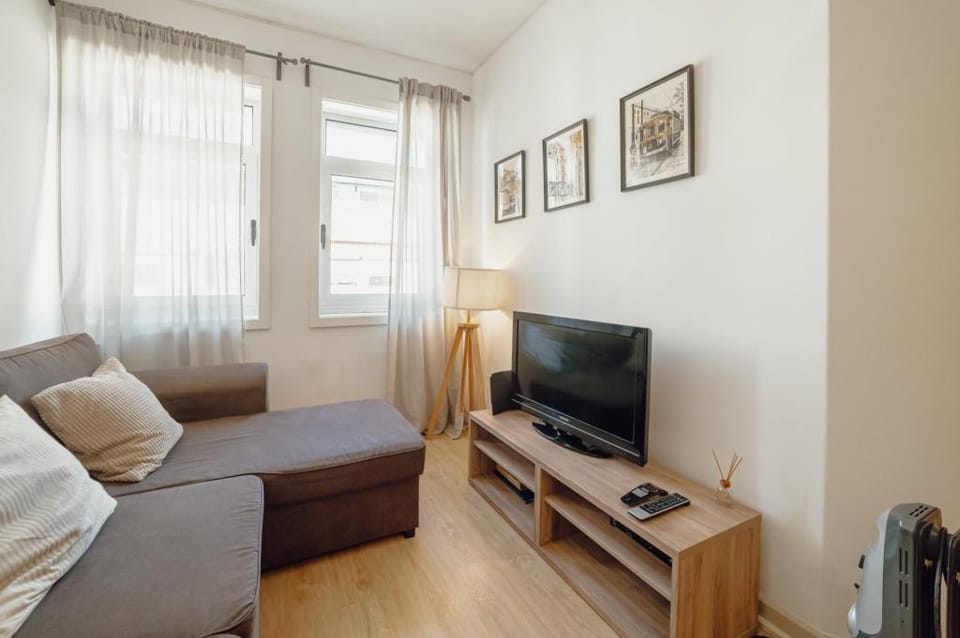 ALEGRIA CITY CENTER with ELEVATOR by VACATIONY Apartment in Porto