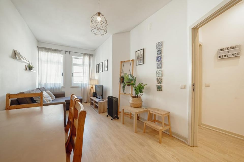 ALEGRIA CITY CENTER with ELEVATOR by VACATIONY Apartment in Porto