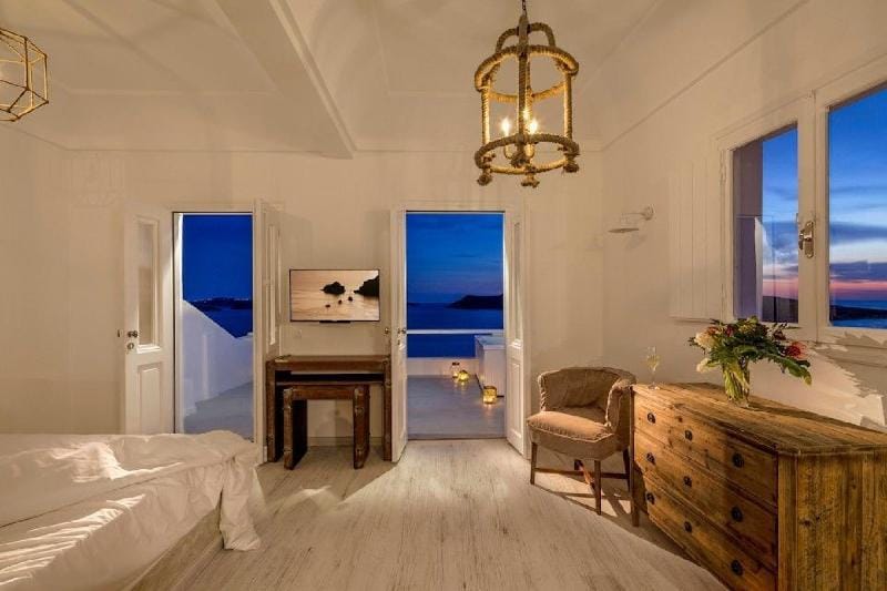 White Pearl Villas Oia Pure Bliss Villa with Outdoor Plunge Pool with Sea & Caldera View Apartment in Oia