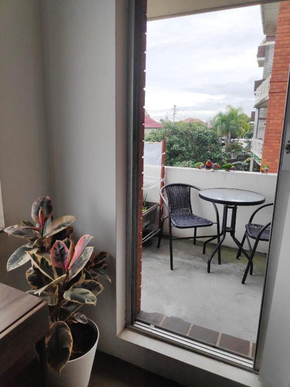 Entire flat for yourself most of time (1 Female) Apartment in Kensington