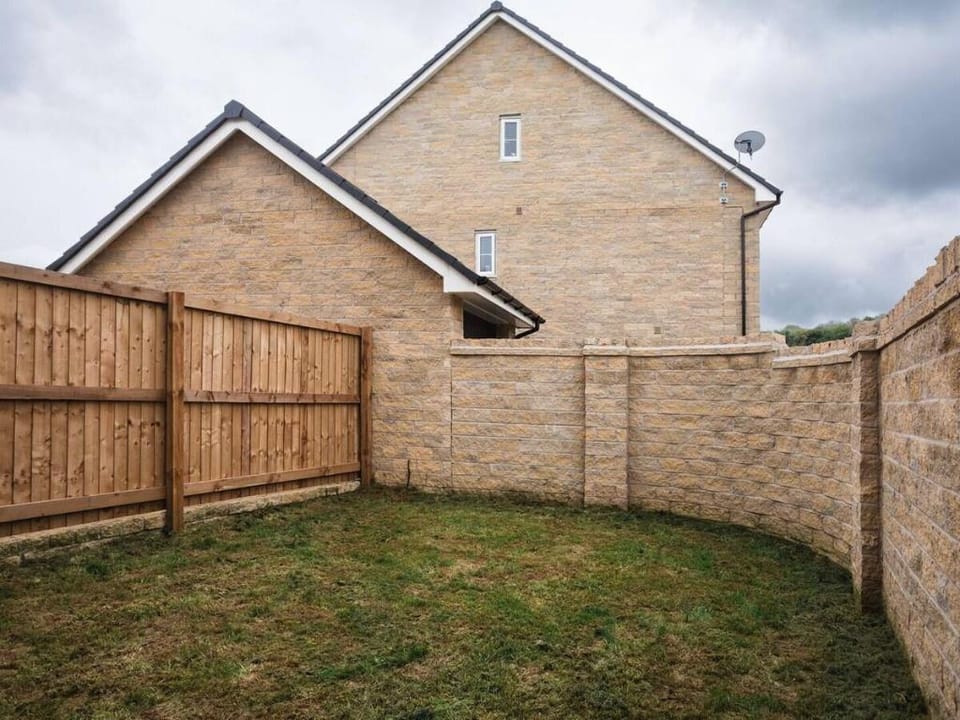 Hill Head Cottage - lovely 3 bed  with rural views Vacation rental in High Peak District