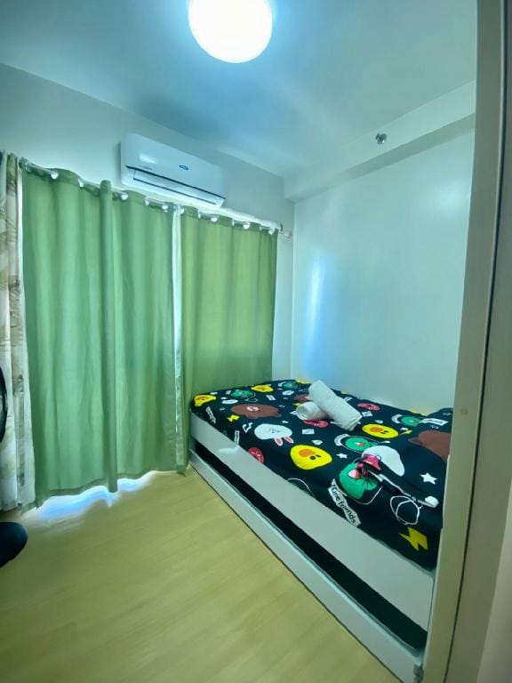 One bedroom with balcony 610 Vacation rental in Quezon City