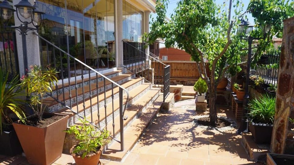 Chalet relax luxury sin piscina Vacation rental in Community of Madrid