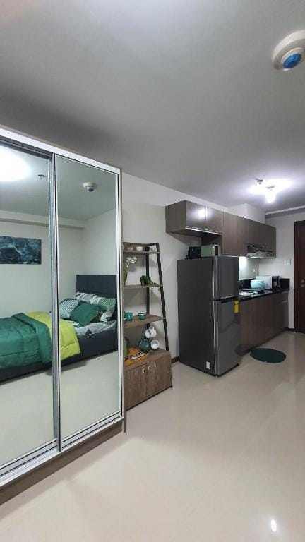 Galleria Residences w/ Balcony,  Mall & CCLEX view Vacation rental in Lapu-Lapu City