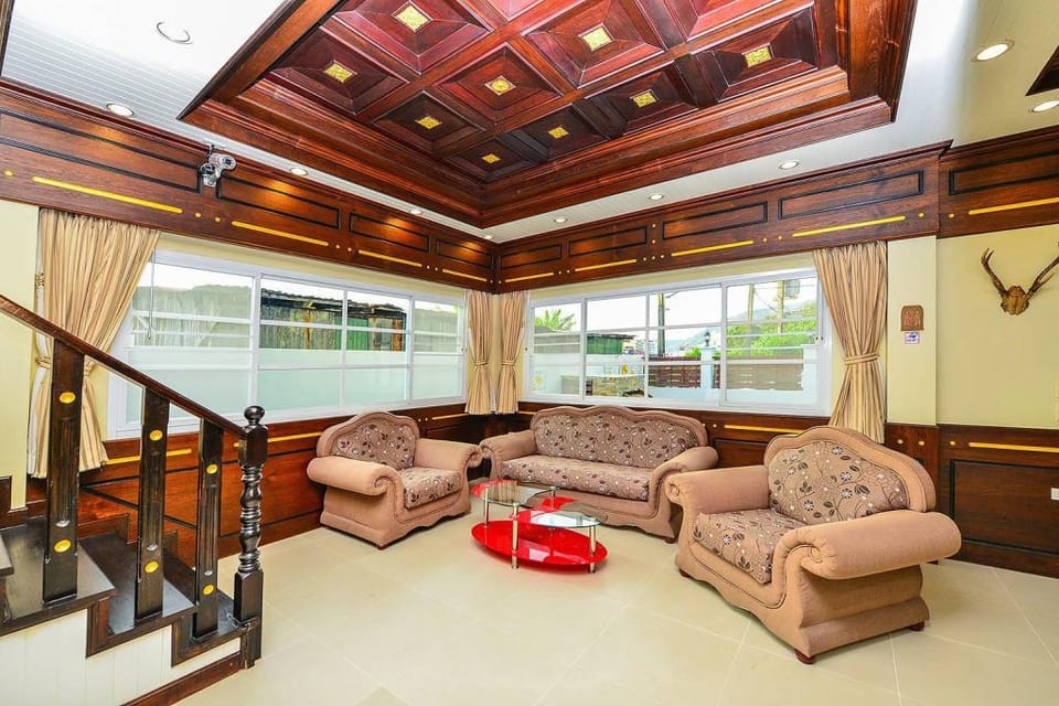 Unique&Nice 7BD pool villa in heart Nanai Patong Villa in Patong