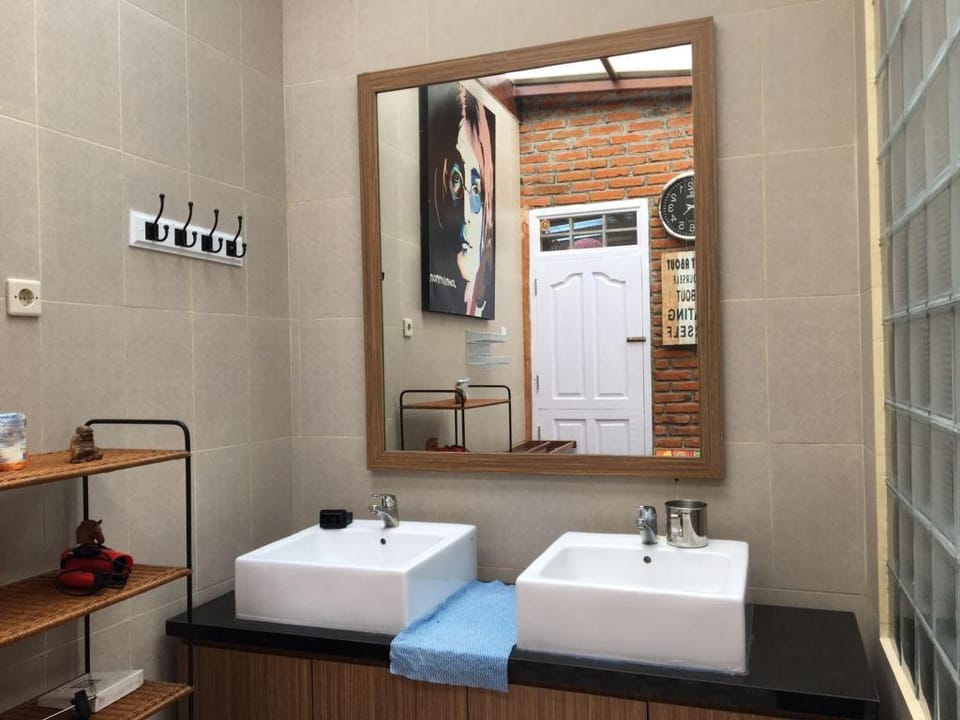 Rumah Containers Bedugul Villa in Bali