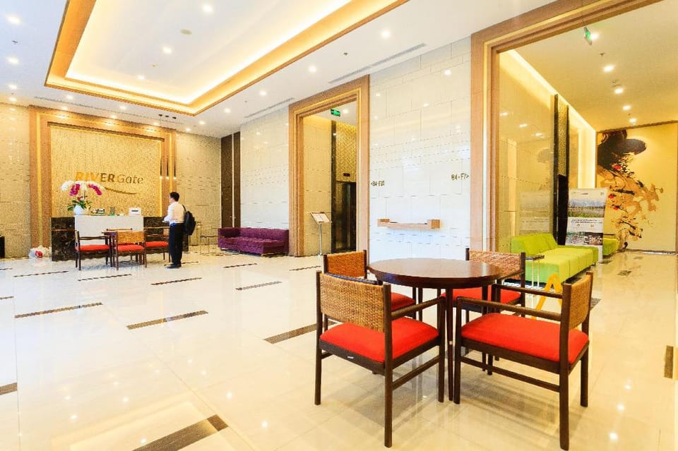 Infinity Pool Rivergate Apartment Apartment in Ho Chi Minh City