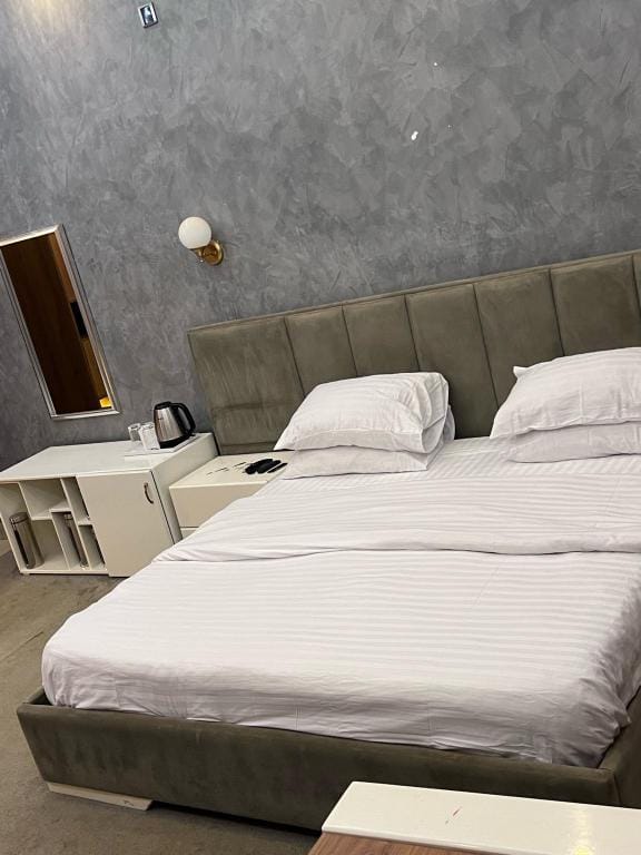 Spacious Self Contained Serviced Room in Kira Vacation rental in Uganda