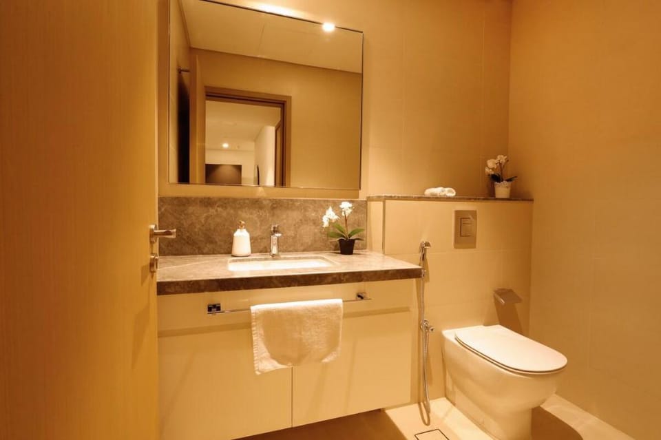 Spacious 2BR | Downtown views | wide open views 03 Vacation rental in Dubai