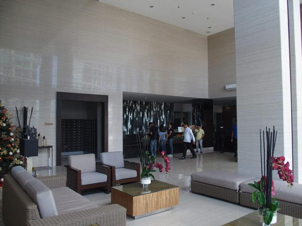 Modern Country Family Suite w/ Stunning Taal View Apartment in Tagaytay