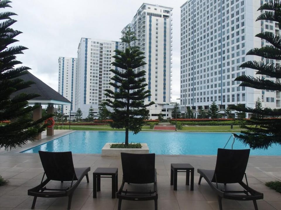 Modern Country Family Suite w/ Stunning Taal View Apartment in Tagaytay