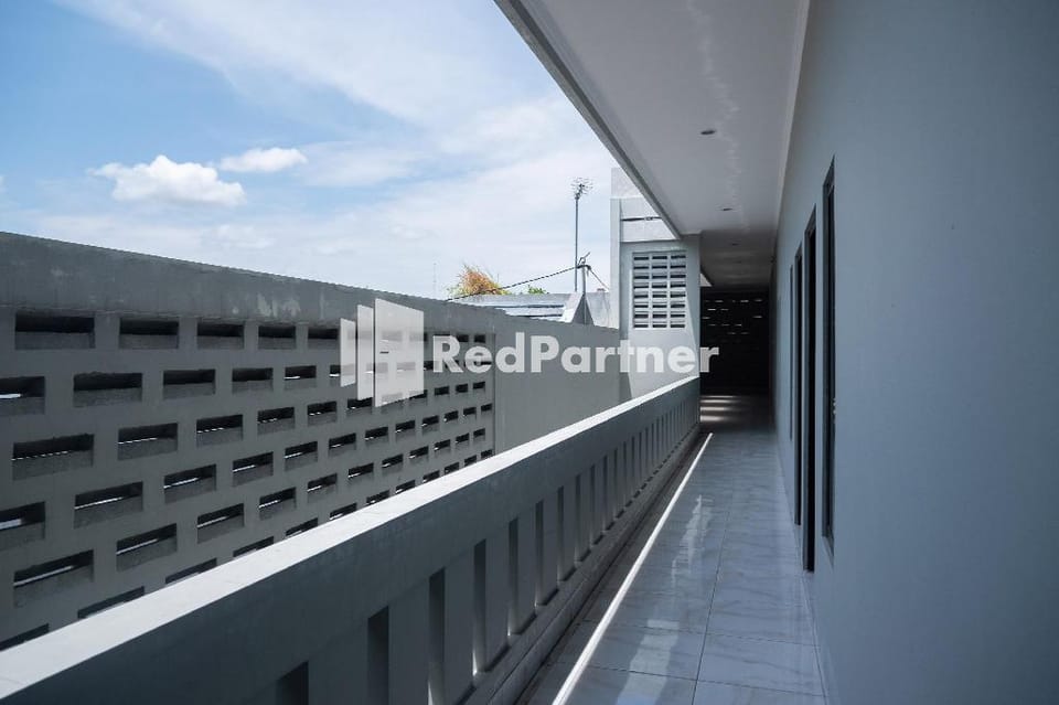 Athena House Syariah Near The Park Mall Solo Baru Mitra RedDoorz Hotel in Special Region of Yogyakarta
