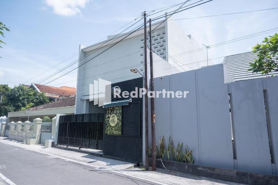 Athena House Syariah Near The Park Mall Solo Baru Mitra RedDoorz Hotel in Special Region of Yogyakarta