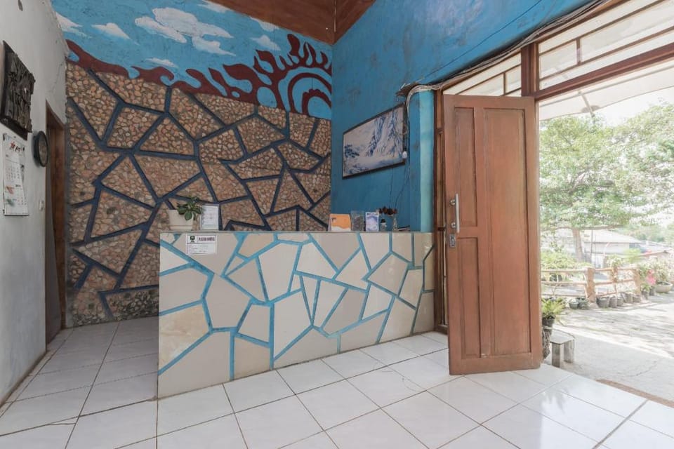 Urbanview Hotel D'Pineapple Villa Ciater by RedDoorz Hotel in West Java
