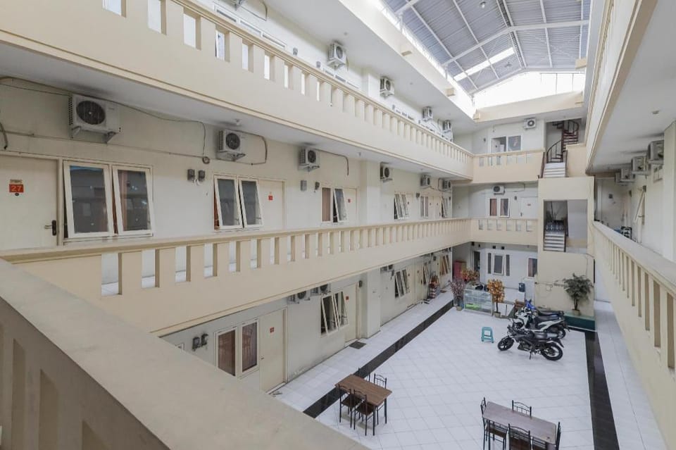 Koolkost @ Siwalankerto (Minimum Stay 30 Nights) Hotel in Surabaya