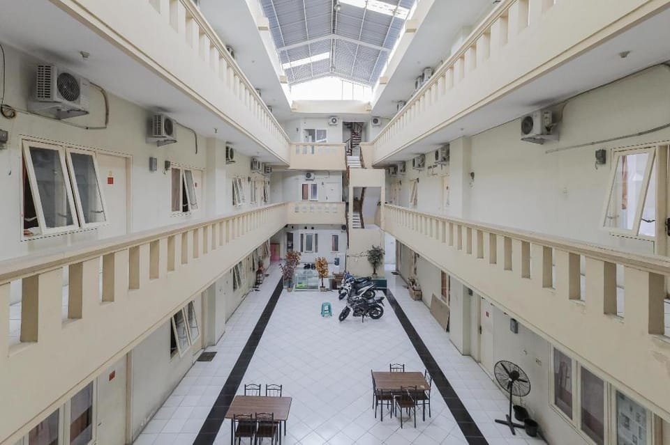 Koolkost @ Siwalankerto (Minimum Stay 30 Nights) Hotel in Surabaya