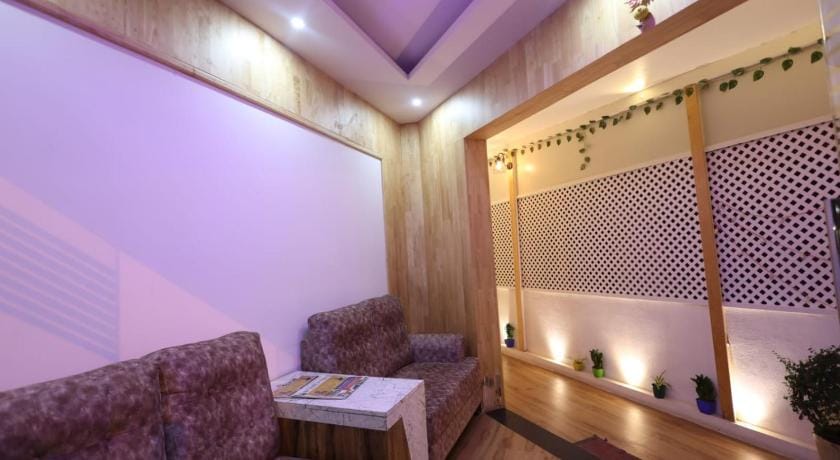 ROYAL WOOD DELUXE Hotel in Bengaluru