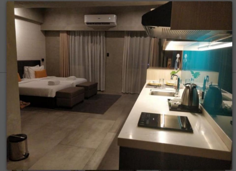 Spacious-1BR Family&Friends+Pool+Gym22088 Vacation rental in Quezon City