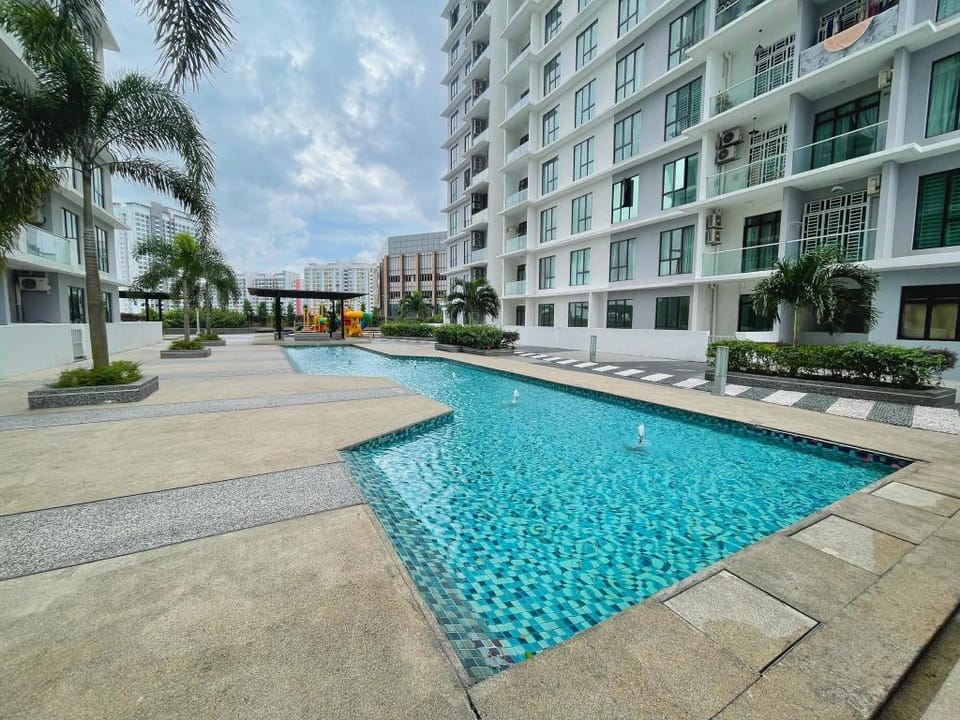 Link Paradigm Mall 2 Bedroom with Carpark 5 pax Apartment in Johor Bahru