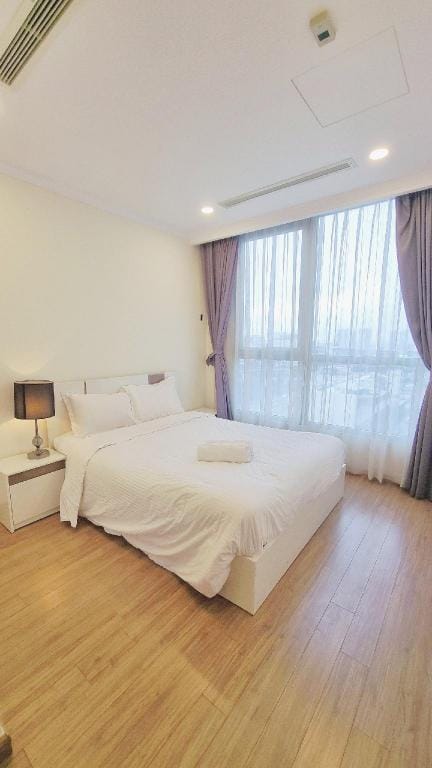 Lak's Plus apartment at Vinhomes Central Park Apartment in Ho Chi Minh City