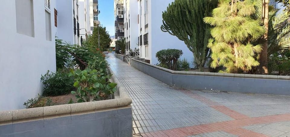Room Plaza Hierro4 Wifi Free Shared Bathroom Apartment in Maspalomas