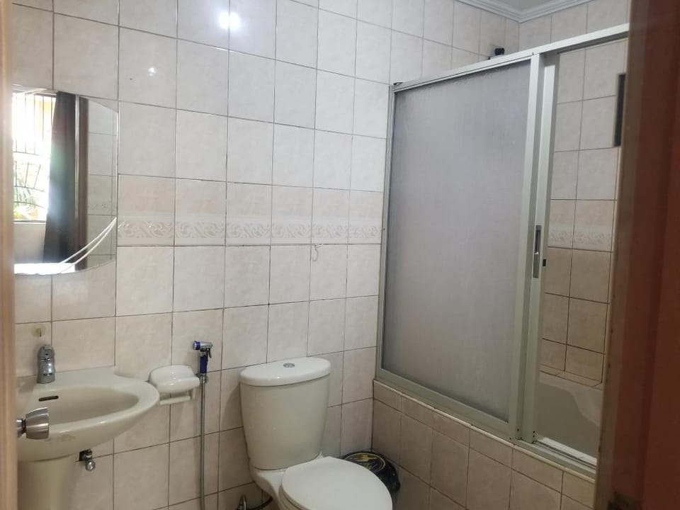 Peaceful double room homestay (fan room only) Vacation rental in Paranaque